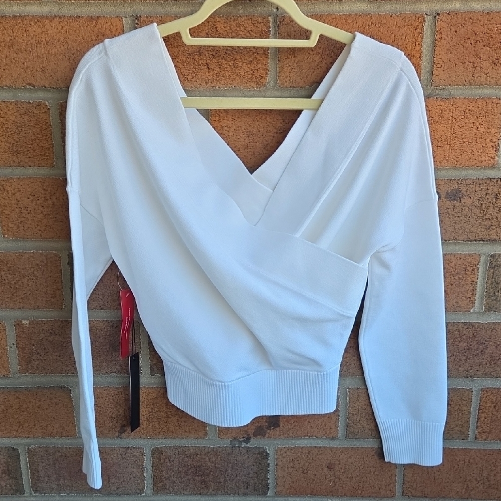 Carbon38 Crossover Sweater - Picture 6 of 9